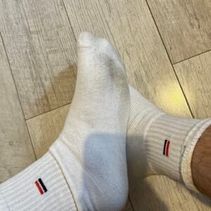 Cris’s worn white socks